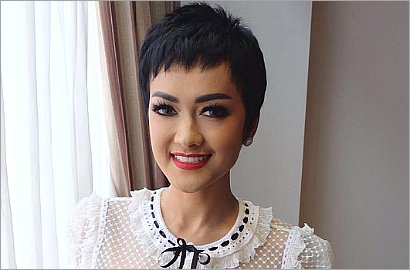 Julia Perez Dikabarkan Dekat dengan Pria PNS, Pacar Baru?