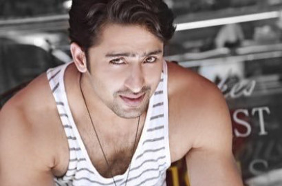 Wawancara Eksklusif dengan Media India, Shaheer Sheikh Curhat Soal Indonesia