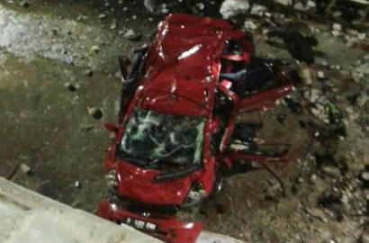 Mobil Terjun Bebas dari Lantai 5 Depok Town Square, Dua Korban Tewas