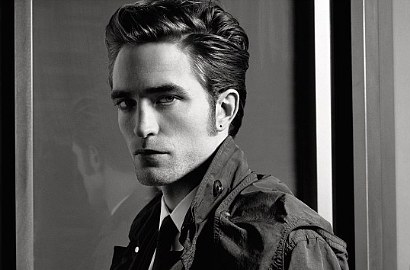 Dingin Bak Vampir, Pemotretan Dior Robert Pattinson Bikin Fans Meleleh