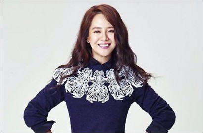 Hiasi Majalah Tiongkok, Song Ji Hyo Sensual Pakai Lipstik Merah Tebal