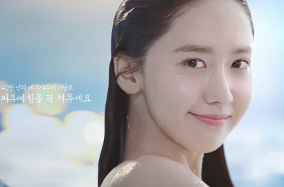 Pamer Kulit Sehat, Yoona Basah-Basahan di Iklan Baru Innisfree