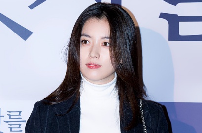 Han Hyo Joo Anggun Tapi Misterius Pakai Hanbok Hitam di 'Haeuhhwa'