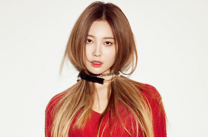 Lucunya Yura Girl's Day Arahkan Jarinya ke Wajah Sojin, Ini Yang Terjadi