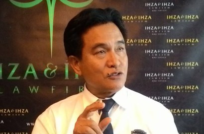Pakai Kaos Mickey Mouse ke Pasar, Yusril Ihza Mahendra Bikin Netter Salah Fokus