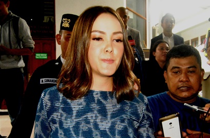 Bantah Isu KDRT, Cathy Sharon Akui Suami Sebagai Orang Baik