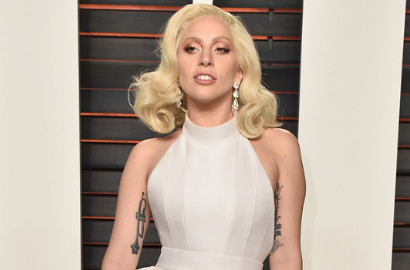 Kerap Tampil Beda, Lady GaGa Akui Akan Menikah dengan Cara 'Normal'