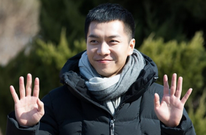 Kocak, Lee Seung Gi Malah Curhat Ngebet Makan Manis di Surat Wamil