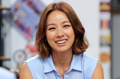 Vakum dari Dunia Hiburan, Lee Hyori Kedapatan Jualan di Pasar Loak
