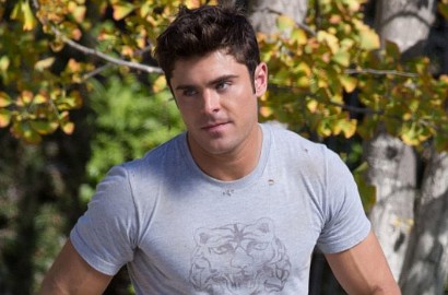 Jadi Penjaga Pantai, Zac Efron Pamer Badan Six Pack di Set 'Baywatch'