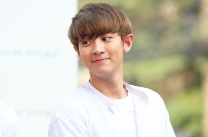 Beredar Video Chanyeol Nyaris Pingsan Pakai Masker Oksigen di Konser EXO