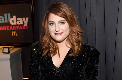 Syuting Video Klip Bareng Dancer Seksi, Meghan Trainor Jadi Minder