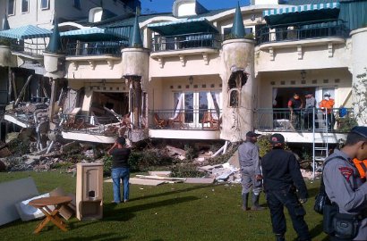 Hotel di Cianjur Roboh, Bocah 6 Tahun Diselamatkan dari Reruntuhan