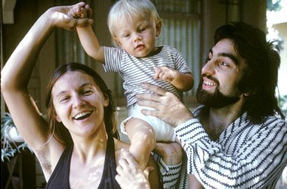 Foto Masa Kecil Leonardo DiCaprio Dihujat Netter Gara-Gara Bulu Ketiak Ibunya