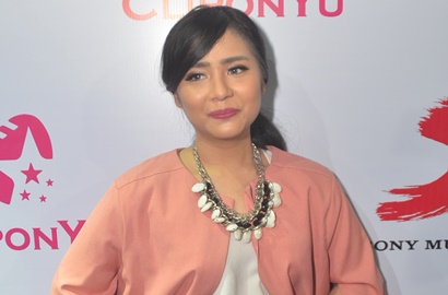 Garap Proyek Bareng Sang Ayah, Gita Gutawa Belum Siapkan Album Baru