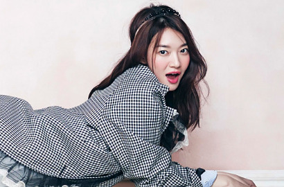 Tampil Sopan, Shin Min A Tetap Seksi Pakai Busana Tertutup di Paris