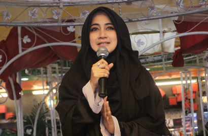 Anak Masuk RS, Umi Pipik Tak Fokus di Indonesia Fashion Week