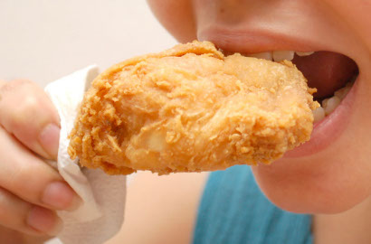 Sudah Menelan Korban, Lomba Makan Ayam KFC Masih Dilanjutkan?