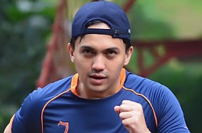 Tulis Lirik Lagu Romantis, Sahrul Gunawan Masih Enggan Bercerai?