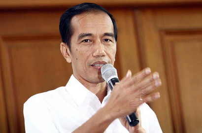 Jokowi Bangga TNI Tangkap Kapal Buruan, FV Viking Ditenggelamkan Separuh