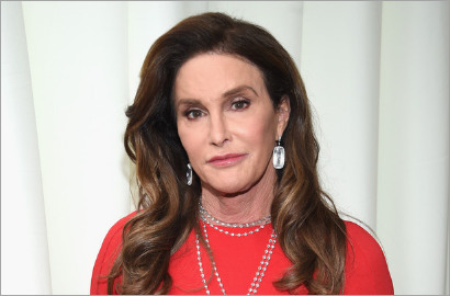 Kepergok Pakai Rok Super Pendek Lagi, Caitlyn Jenner Bikin Netter Geram
