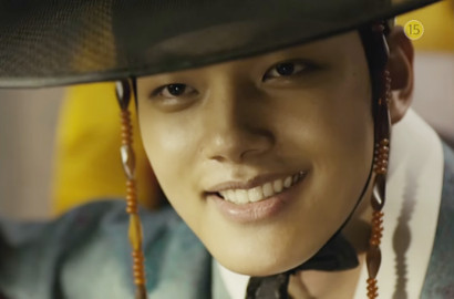Tak Cuma Berjudi, Yeo Jin Goo Juga Suka Main Perempuan di Teaser 'Daebak'
