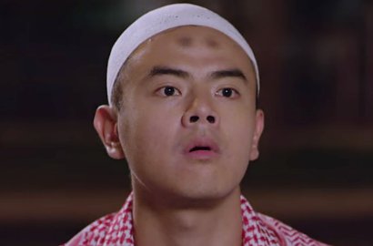 Bukan Muslim, Dion Wiyoko Totalitas Belajar Adzan dan Salat Demi 'Abdullah & Takeshi'