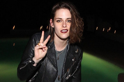 Kencan Mesra, Kristen Stewart Nyender Manja di Pundak Pacar Cewek Baru