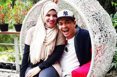 Rayakan Ultah Istri, Indra Bekti Dinner Romantis di Kamar Hotel