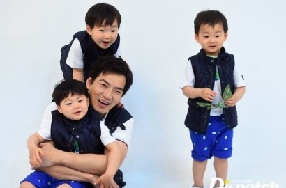Masih Laris di Iklan, Intip Cakepnya Song Triplet Berkostum Sherlock