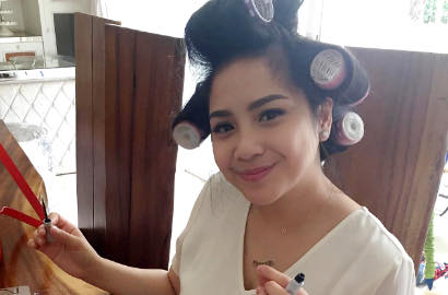 Bergaya Simple, Intip Foto Sepatu dan Tas Nagita Slavina Bernilai Lebih dari Rp 50 Juta