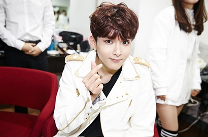 Ryeowook SuJu Pamer Foto Asyik Naik Unta di 'Celebrity Bromance'