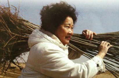 Tanam Pohon Selama 12 Tahun, Ibu Ini Penuhi Cita-Cita Anaknya yang Meninggal
