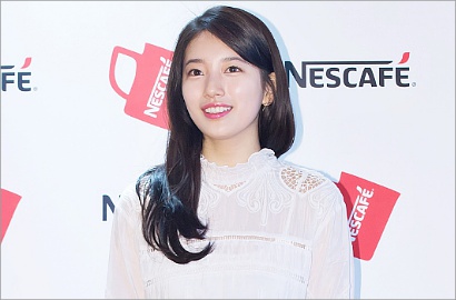 Kepergok Pakai Seragam Saat Syuting 'Uncontrollably Fond', Suzy Makin Cantik dan Imut