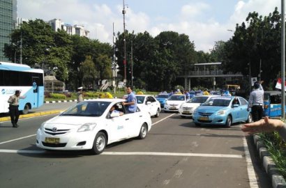Kocak, Meme Sopir Taksi Demo Gantikan Pattimura di Uang Rp 1000