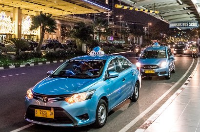 Beredar Postingan Sopir Taksi Ajak Bawa Senjata untuk Bantai Uber-Grab