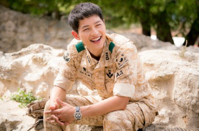 Ngaku Beda dengan di 'Descendants', Aslinya Song Joong Ki Gimana?