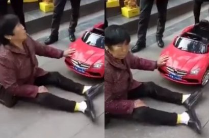 Bikin Heboh, Ibu-Ibu Ini Bersimpuh dan Ngamuk 'Ditabrak' Mobil Mainan