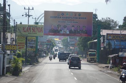 Macet Libur Panjang, Lalu Lintas Puncak Diberlakukan Satu Arah