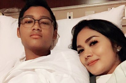 Selfie Bareng di Ultah Krisdayanti, Azriel Dibully Gara-Gara Cemberut