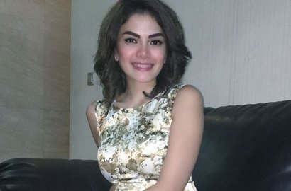Nikita Mirzani Nyaris Telanjang dan Tiduran di Pantai, Netter: Seni Banget