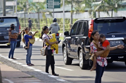 Banyak Joki Bawa Bayi, Ahok Bakal Hapus Sistem 'Three in One'?