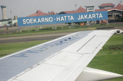 Todong Softgun dan Ludahi Polisi di Bandara Soetta, Mahasiswi Ini Diduga Stres