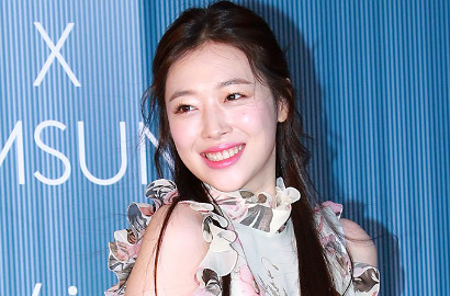 Sulli Ceria Muncul di Publik Usai Heboh Whipped Cream, Netter Akui Memang Cantik