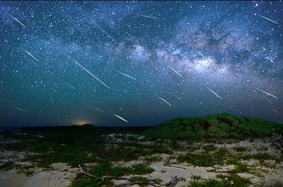 Wow, Mulai Pertengahan April Akan Ada Hujan Meteor Sebulan Penuh!