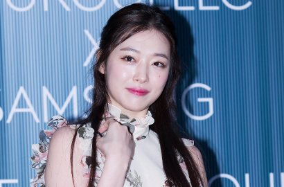 Rayakan Ultah, Sulli Pamer Hadiah dari SM dan Video Kocak Minum Air Laut