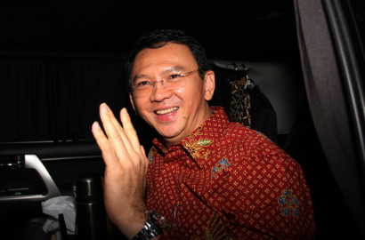 Beredar Foto Masa Muda Ahok, Netter: Mirip Boyband Korea