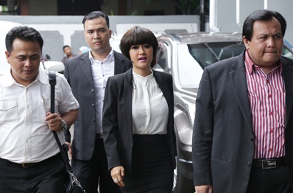 Sidang Perceraian Julia Perez Terpaksa Ditunda, Ini Alasannya