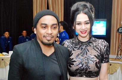 Aura Kasih Mendadak Baper, Putus dari Glenn Fredly?