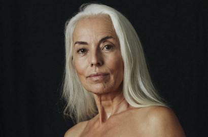 Wow, Nenek 60 Tahun ini Tetap Cantik Jadi Model Baju Renang
